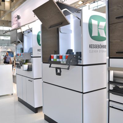 Wykończenia systemów w kolorze antracytowym